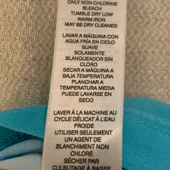 Chico’s Colorful Knee Length Dress in Chico’s Size 2 - NWT - Picture 4 of 7